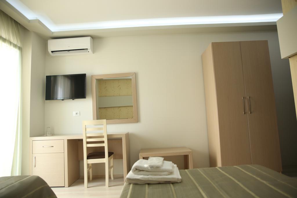 Hotel Pogradeci Bilik gambar