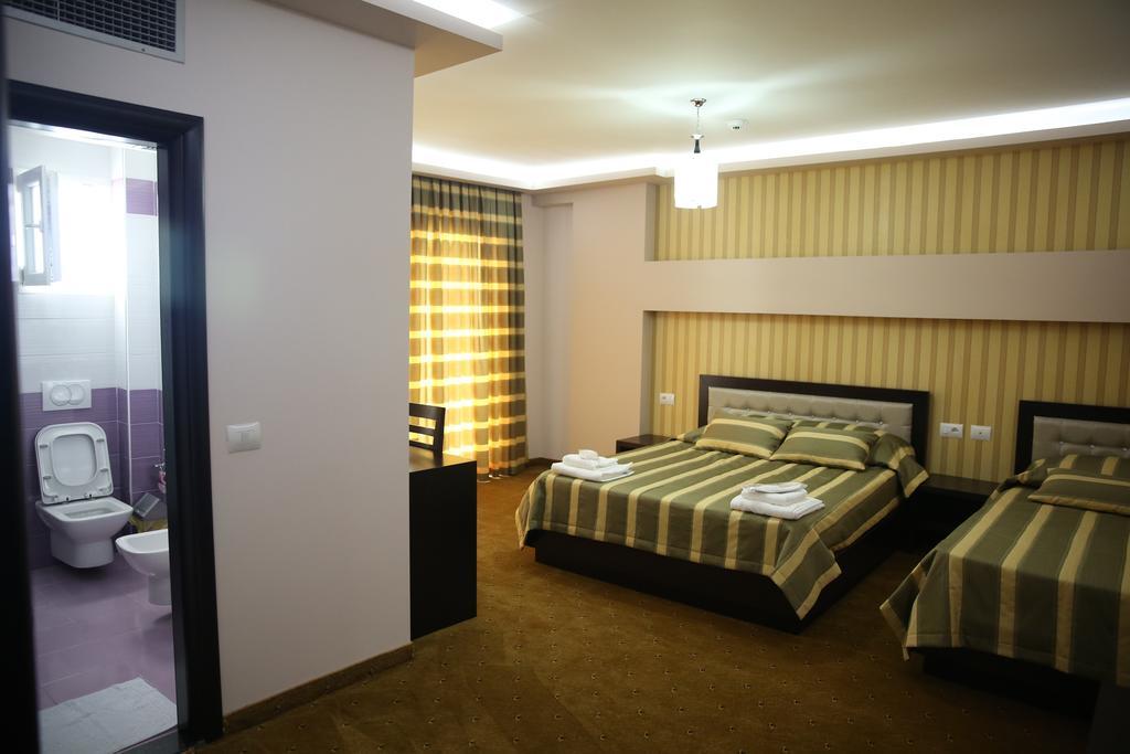 Hotel Pogradeci Bilik gambar