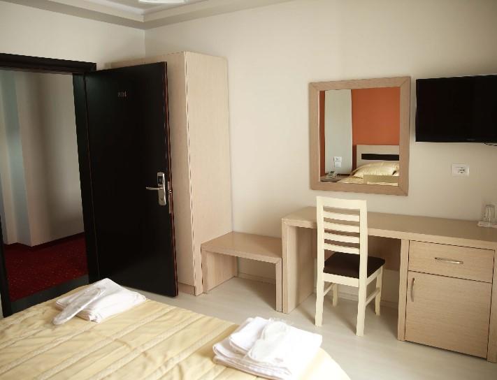 Hotel Pogradeci Luaran gambar
