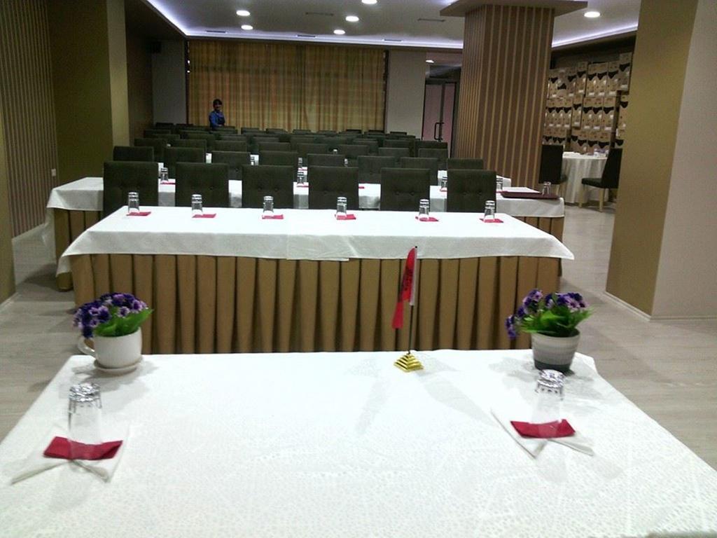 Hotel Pogradeci Luaran gambar